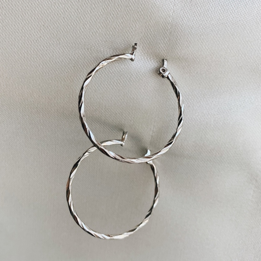 Real silver earrings - Picture 3 of 3